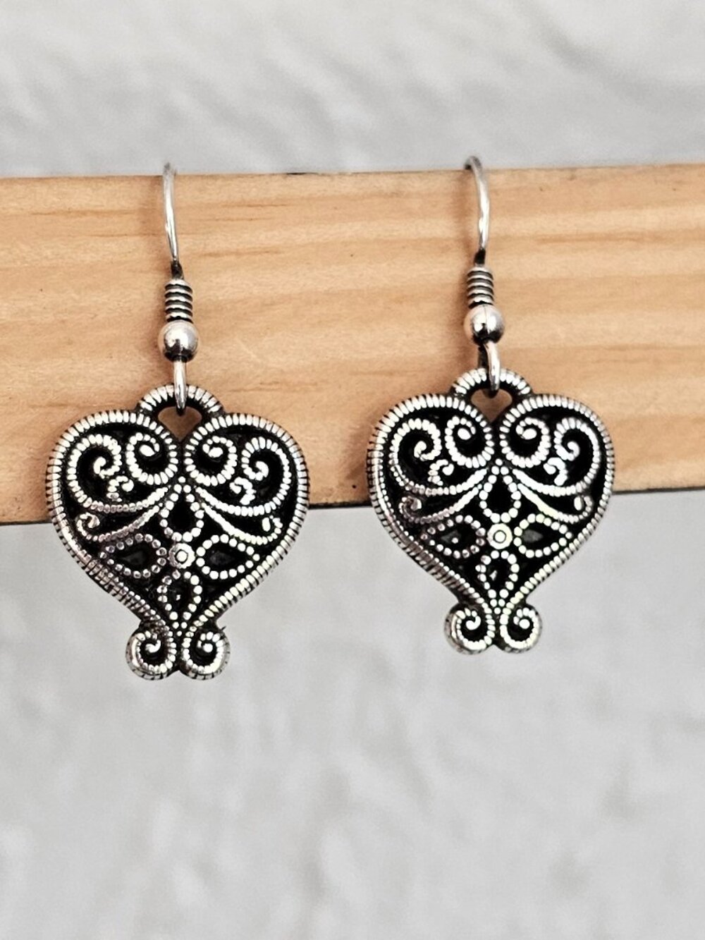 Vintage Brighton Openwork Filigree Scroll Heart Dangle Earrings